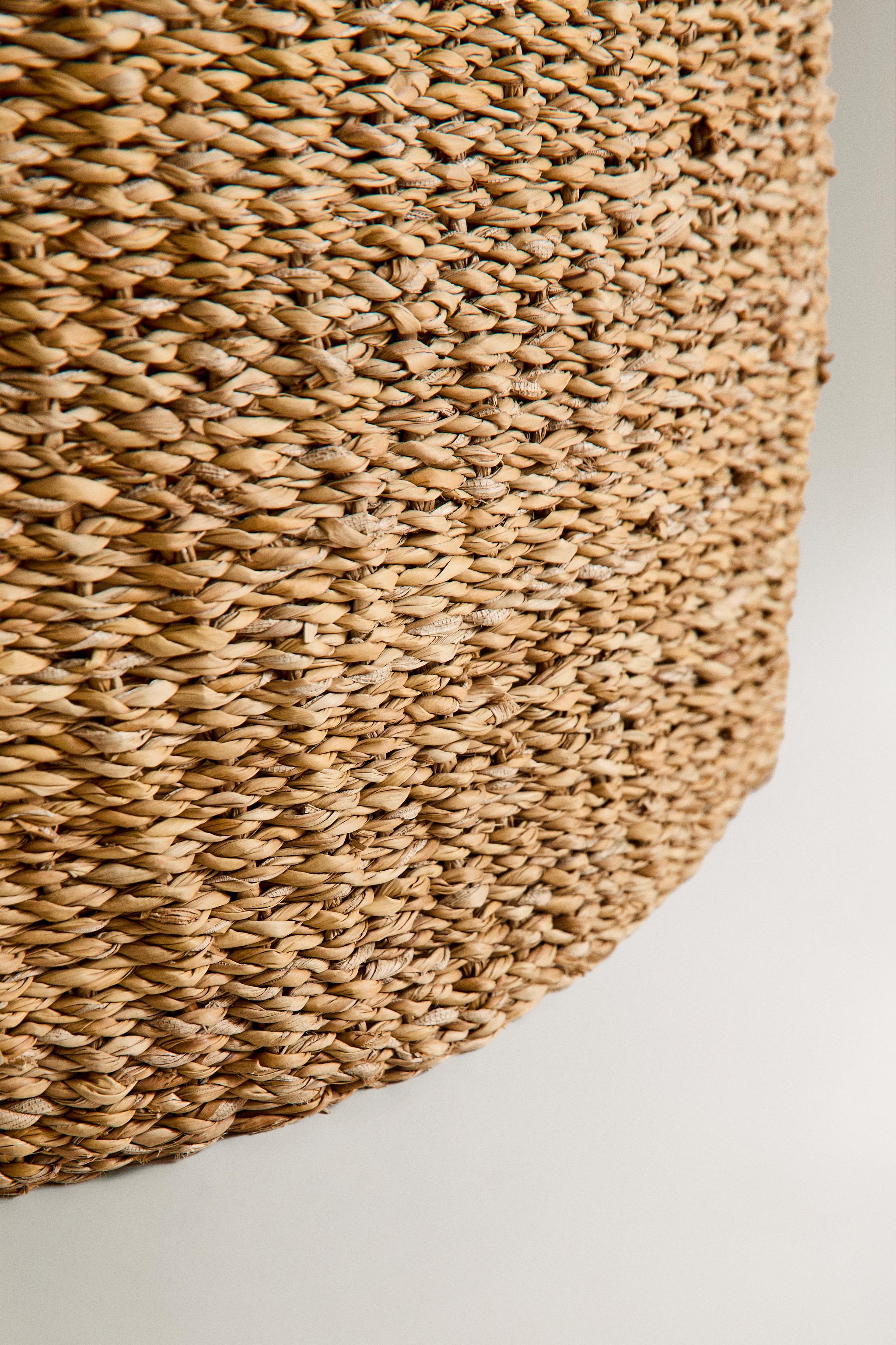 LARGE SEAGRASS BASKET WITH HANDLES